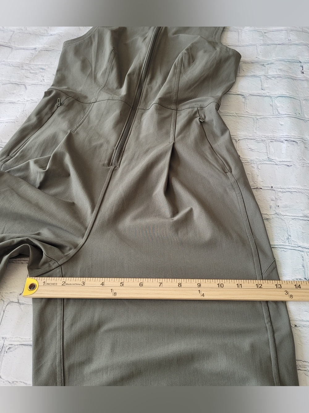 lululemon Athletica Green Cropped Warpstreme Zip-Front Jumpsuit size 4 - Picture 5 of 16